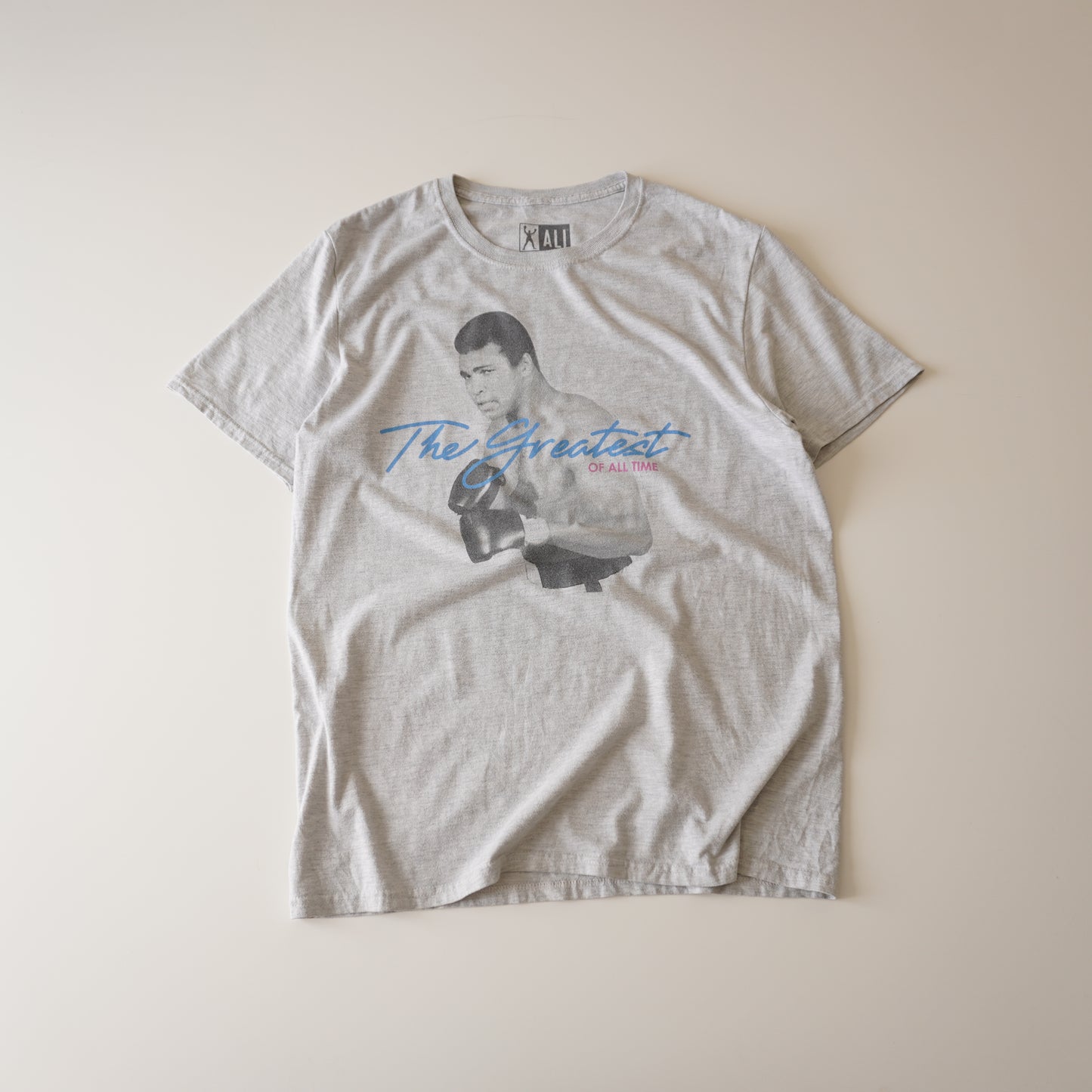 Thrifted – Polera Muhammad Ali Talla L | Largo 72 cm | Ancho 52 cm