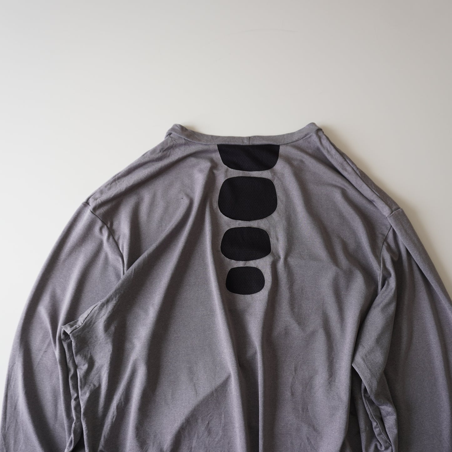 Thrifted – Polera Nike Dri-Fit Manga Larga | Largo 75 cm | Ancho 65 cm