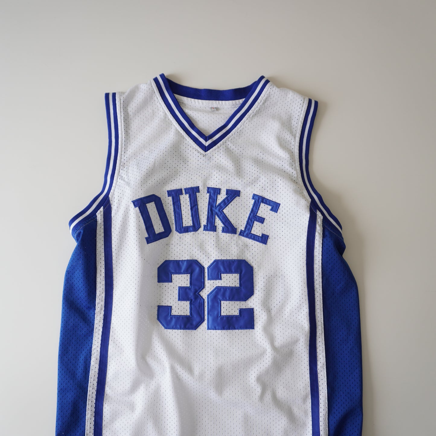 Thrifted – Jersey Vintage Duke Blue Devils Talla L | Largo 77 cm | Ancho 67 cm