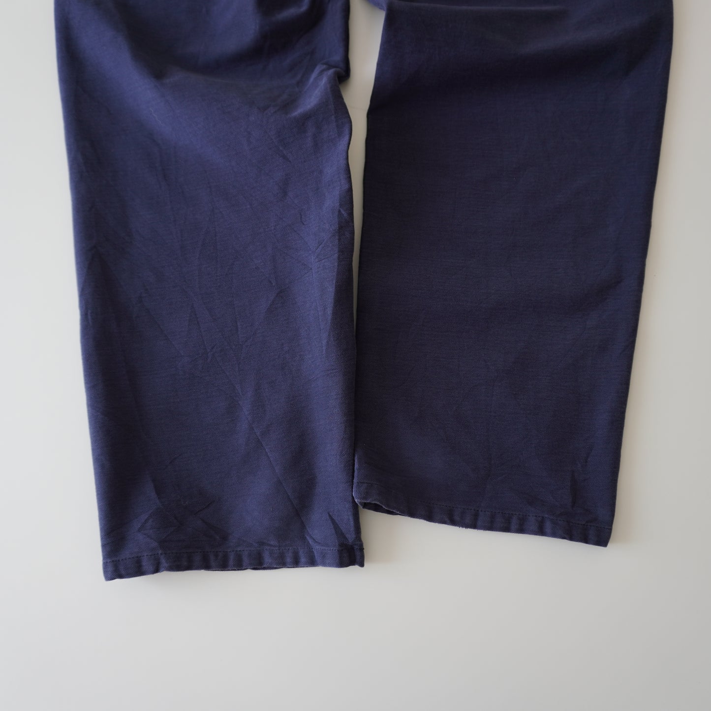 Thrifted – Pantalón Dockers Azul Navy Straight / Coupe Droite Talla 38 USA (CL 48–50) | Cintura 51 cm | Largo 105 cm | Talón 22 cm