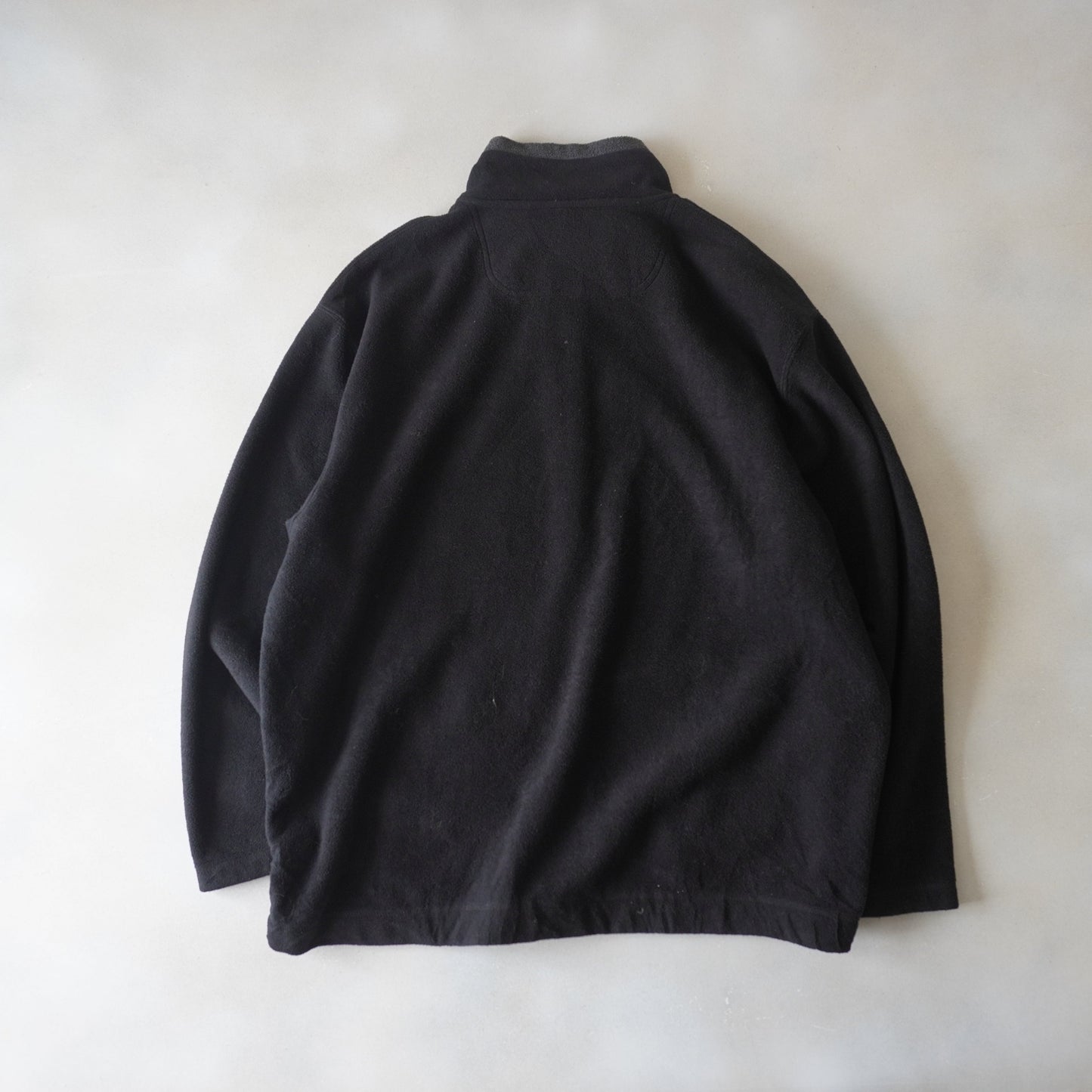 Thrifted - Polar St.John’s Bay Negro / Talla XL 69 ancho 74 largo