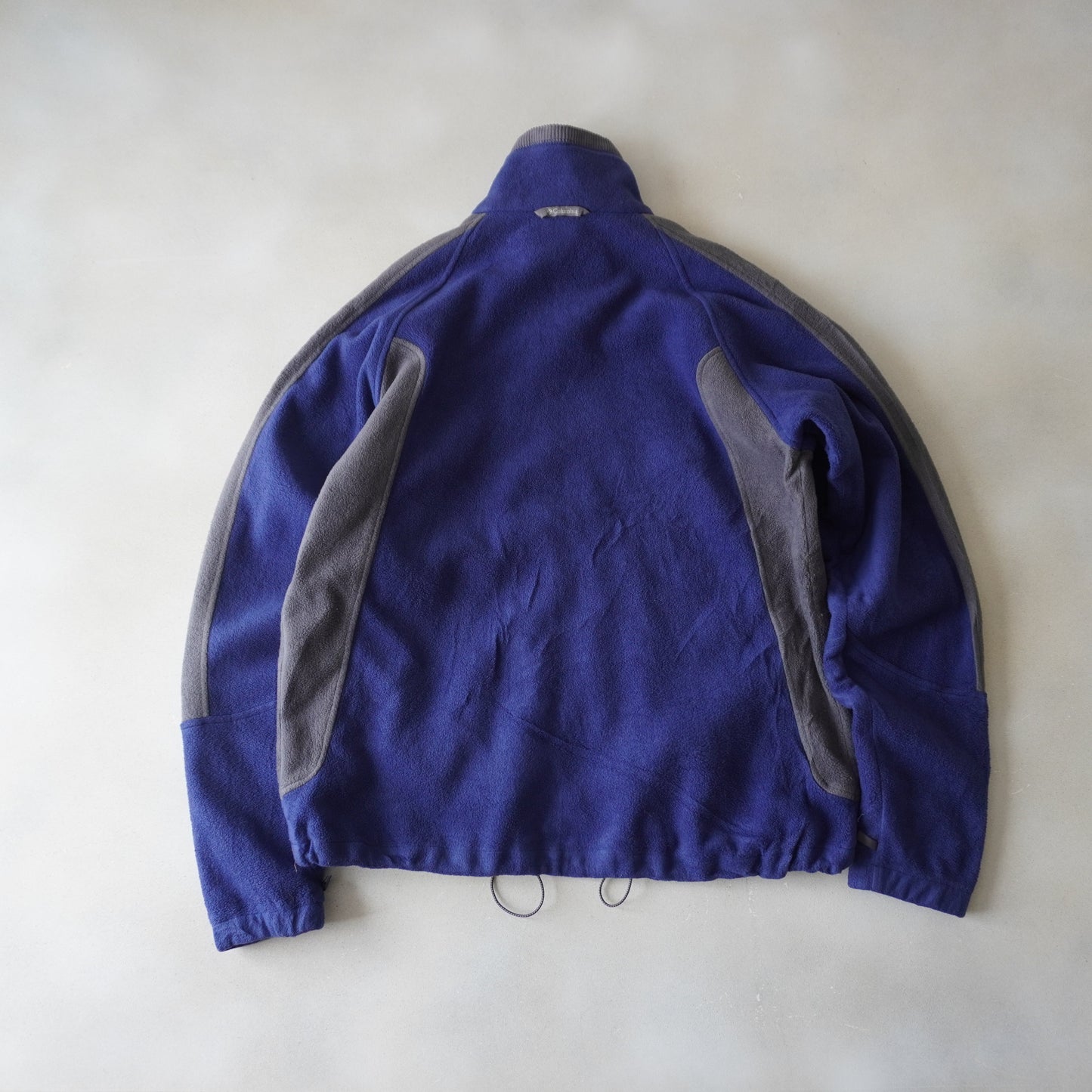 Thrifted - Polar COLUMBIA Azul-Gris / Talla XL , 62 ancho, 67 largo.