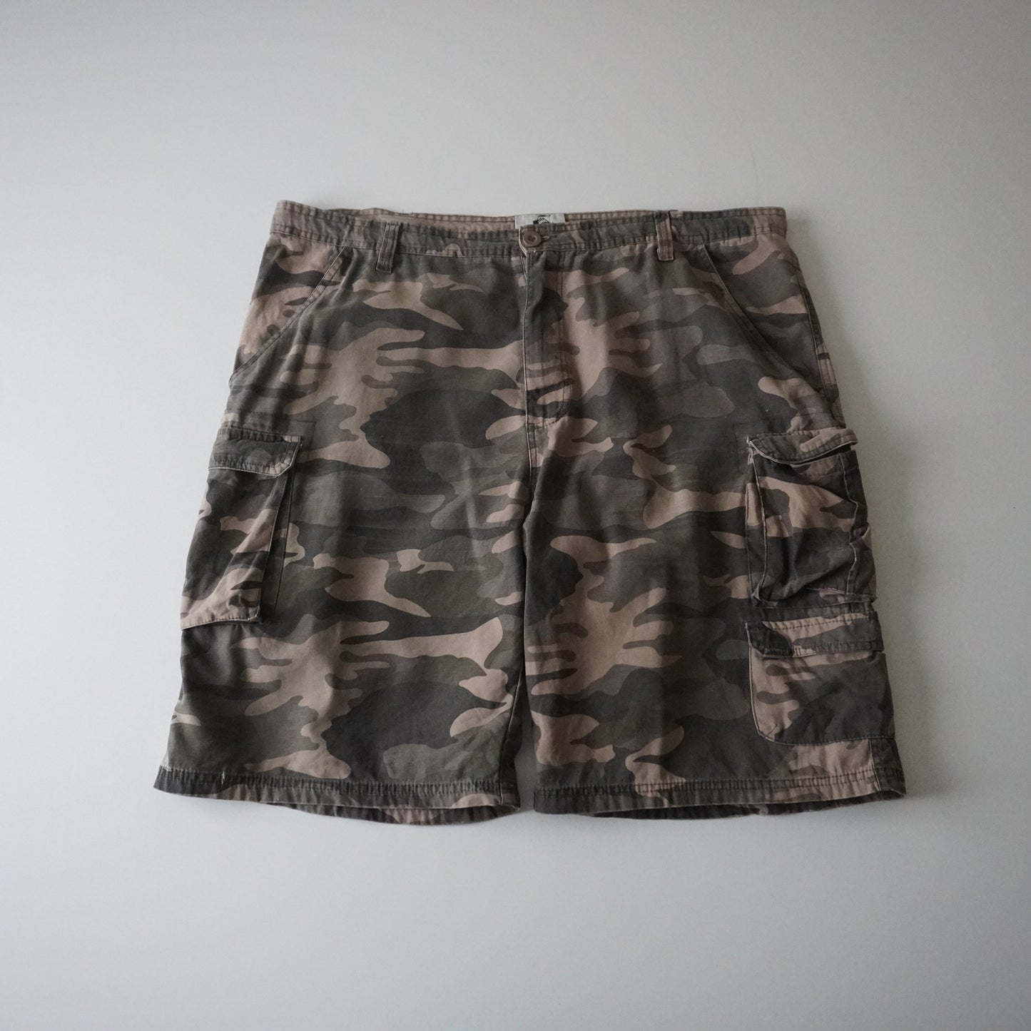Thrifted - Short Cargo Militar Abercrombie Talla 34 USA | Cintura 46 cm | Largo 56 cm