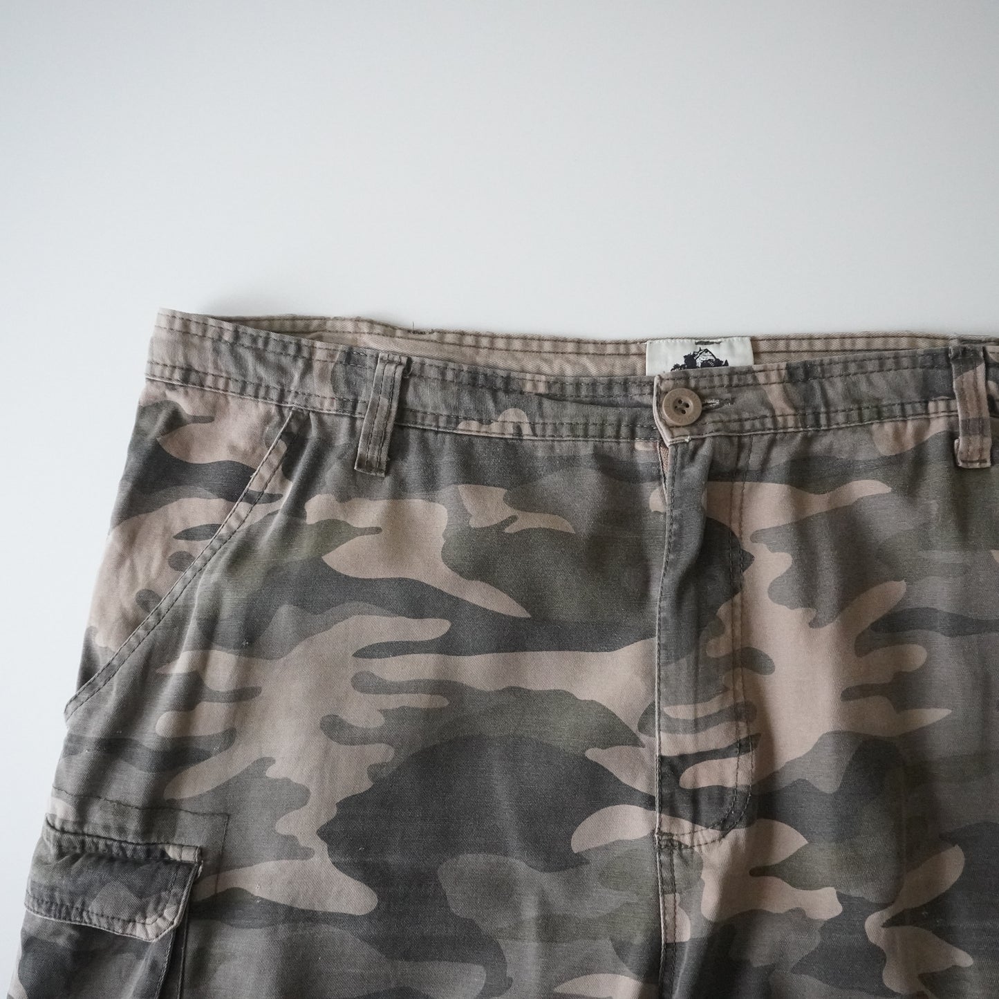Thrifted - Short Cargo Militar Abercrombie Talla 34 USA | Cintura 46 cm | Largo 56 cm