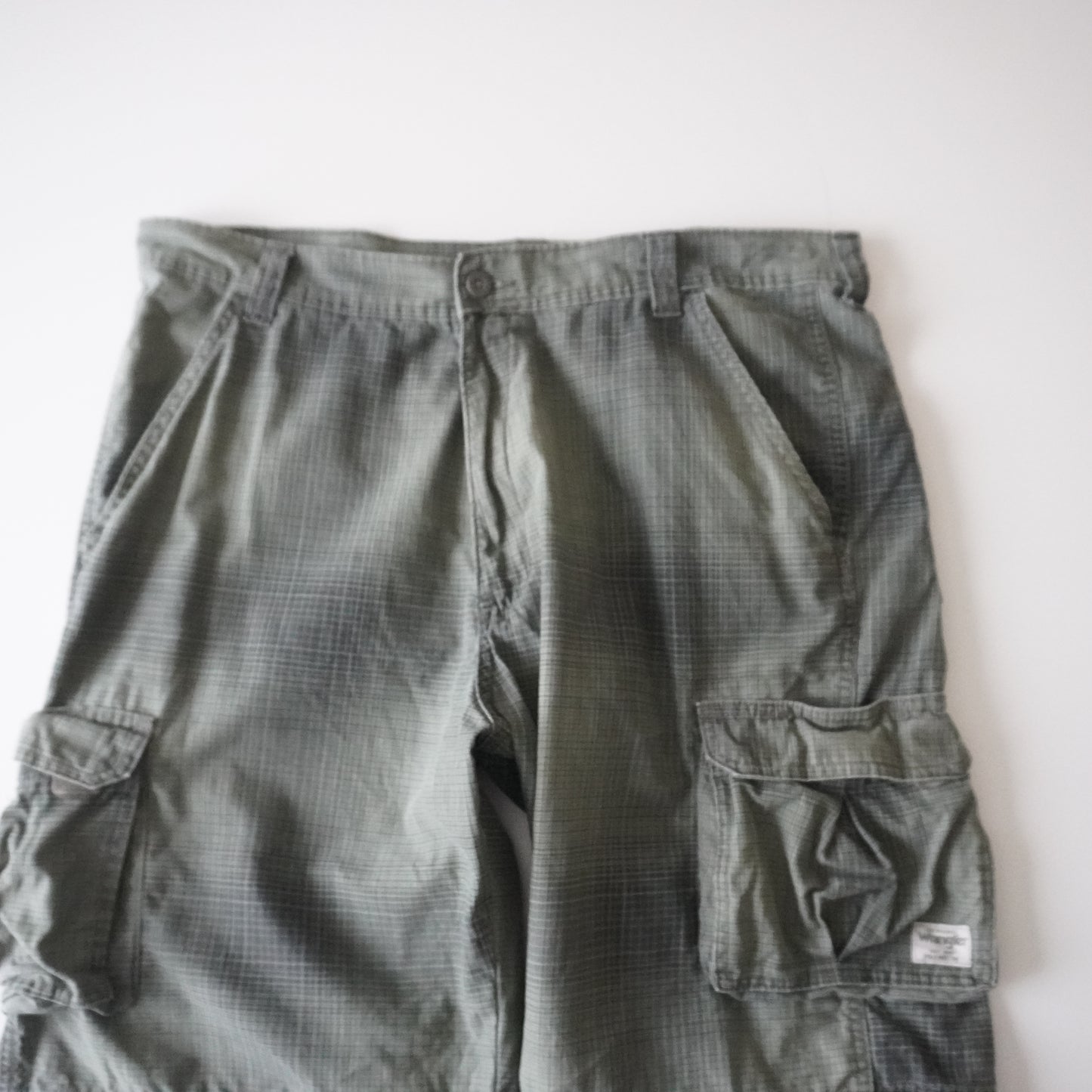 Thrifted - Short Cargo Verde Wrangler Cintura 51 cm | Largo 59 cm