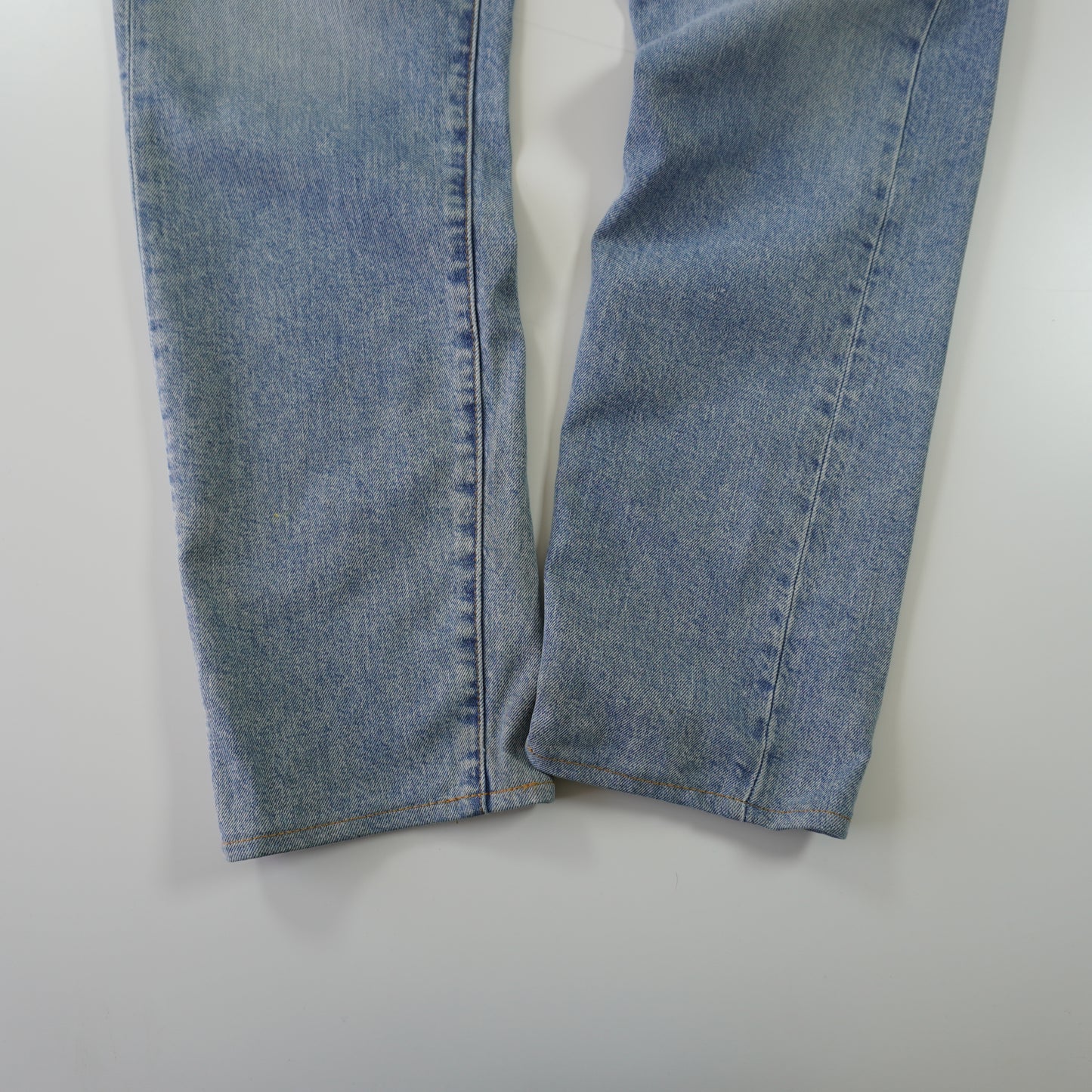 Thrifted – Jean Levi’s 510 Azul Talla 34 (CL 46) | Cintura 107 cm | Largo 47 cm | Talón 18 cm
