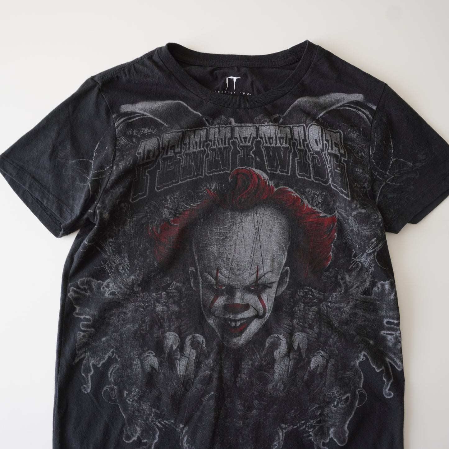 Thrifted – Polera IT Movie Talla S | Largo 66 cm | Ancho 43 cm