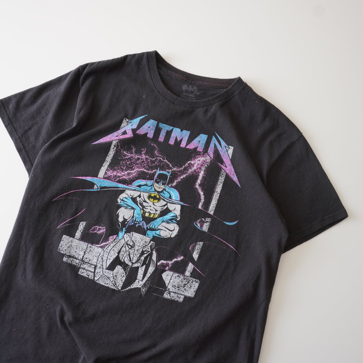 Thrifted – Polera Batman Talla M | Largo 65 cm | Ancho 48 cm