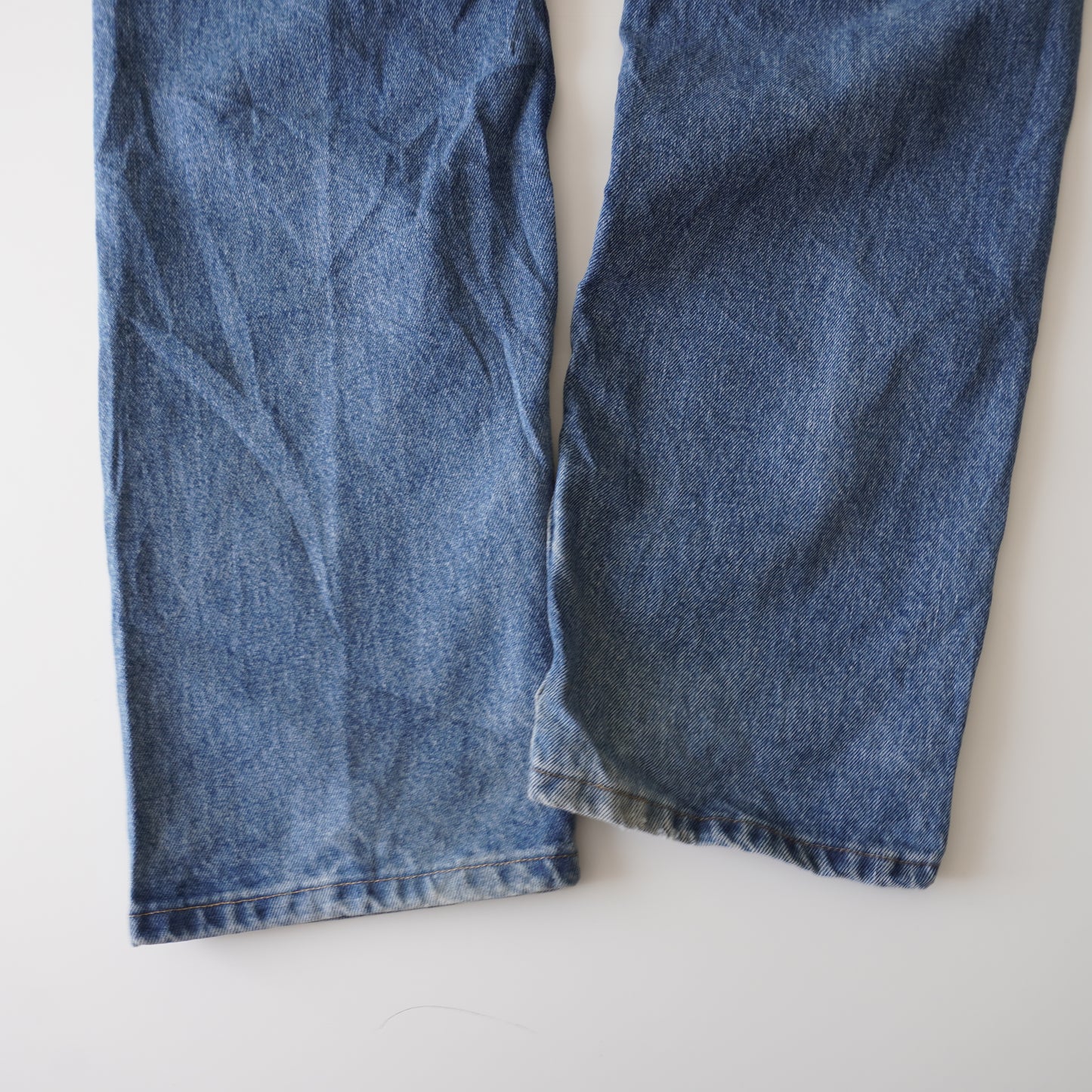 Thrifted – Jean Wrangler Authentics Talla 40x32 USA (CL 50–52 aprox.) | Cintura 53 cm | Largo 112 cm | Talón 23 cm