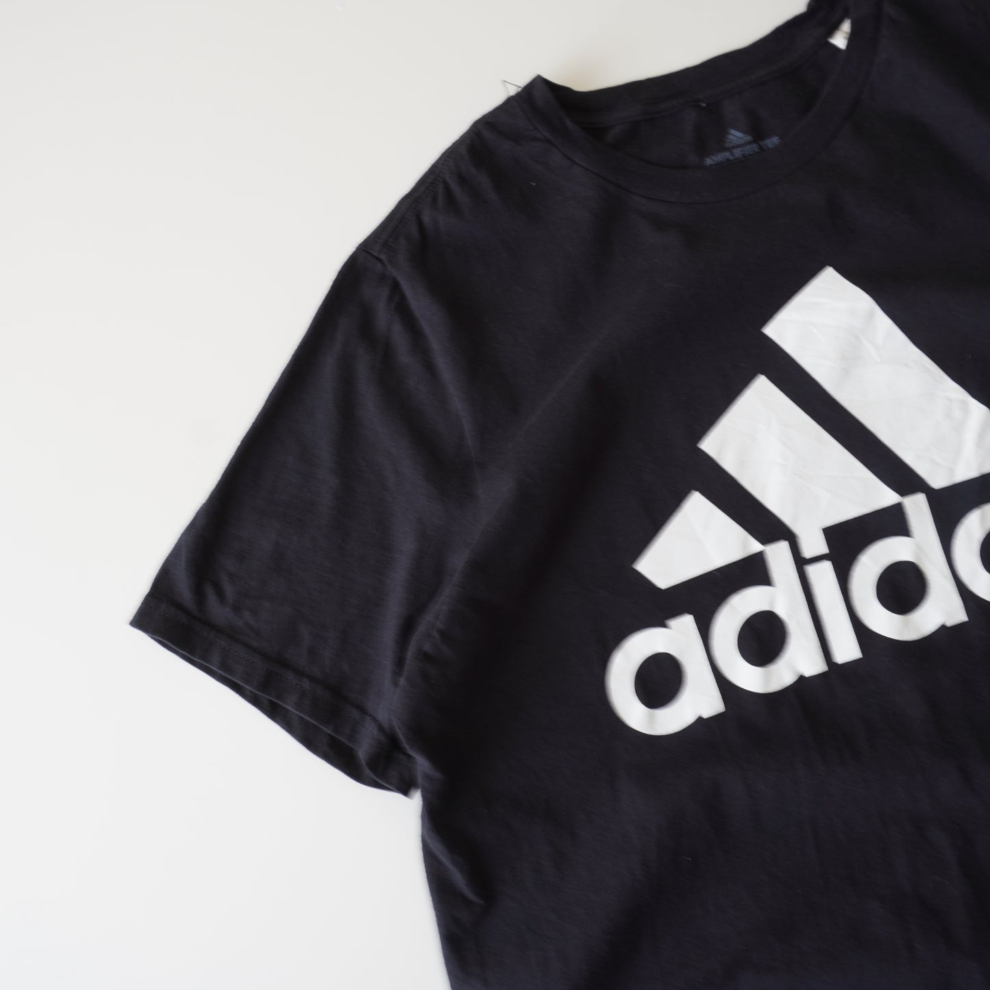 Thrifted – Polera Adidas Negra Talla L | Largo 70 cm | Ancho 56 cm