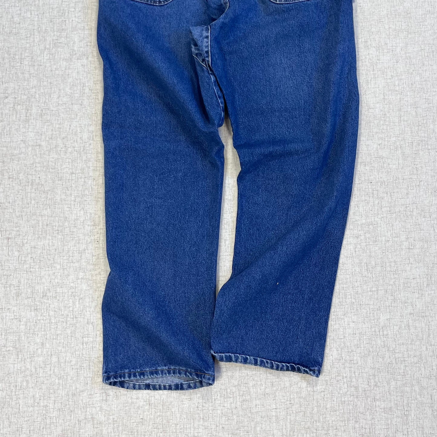 Thrifted – Jean Carpenter Denim Wrangler Riggs Talla 38x32 USA (CL 52–54) | Cintura 48 cm | Largo 109 cm | Talón 23 cm