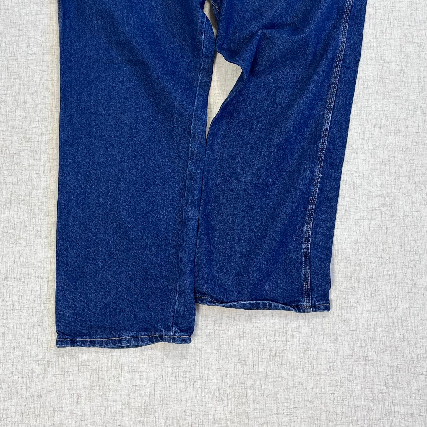 Thrifted – Jean Carpenter Denim Wrangler Riggs Talla 38x34 USA (CL 52–54) | Cintura 48 cm | Largo 105 cm | Talón 25 cm