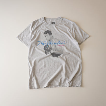 Thrifted – Polera Muhammad Ali Talla L | Largo 72 cm | Ancho 52 cm