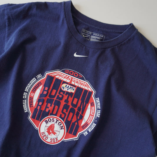 Thrifted – Polera Nike Team Boston Red Sox MLB Talla M | Largo 67 cm | Ancho 56 cm