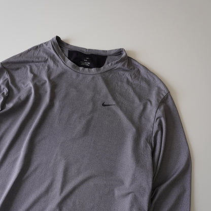 Thrifted – Polera Nike Dri-Fit Manga Larga | Largo 75 cm | Ancho 65 cm