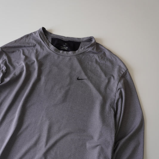 Thrifted – Polera Nike Dri-Fit Manga Larga | Largo 75 cm | Ancho 65 cm
