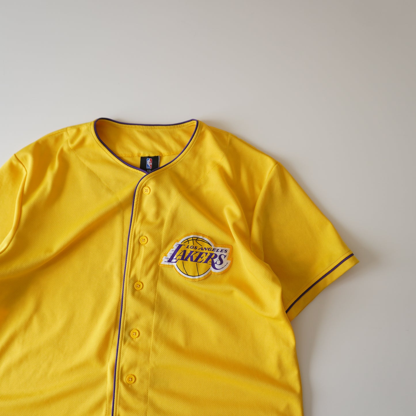 Thrifted – Jersey Los Angeles Lakers Talla L | Largo 70 cm | Ancho 59 cm