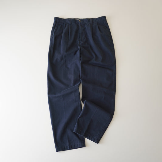 Thrifted – Pantalón Dockers Azul Navy Classic Fit Talla 38x34 USA (CL 48–50) | Cintura 48 cm | Largo 110 cm | Talón 23 cm
