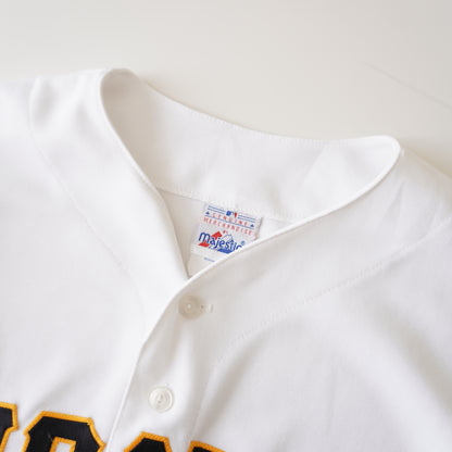 Thrifted – Jersey Majestic Pittsburgh Pirates Negro Talla L (CL 42–44) | Largo 78 cm | Ancho 64 cm