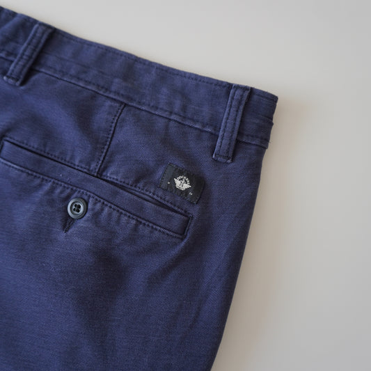 Thrifted – Pantalón Dockers Azul Navy Straight / Coupe Droite Talla 38 USA (CL 48–50) | Cintura 51 cm | Largo 105 cm | Talón 22 cm