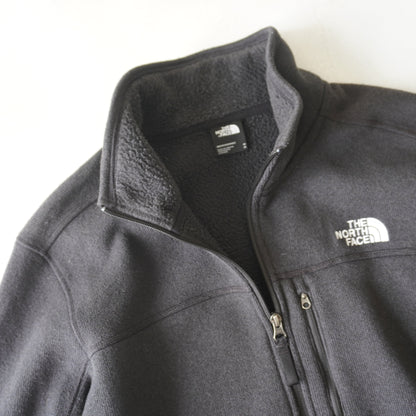 Thrifted - Polar THE NORTH FACE, Negro / Talla M 58 ancho 69 largo 