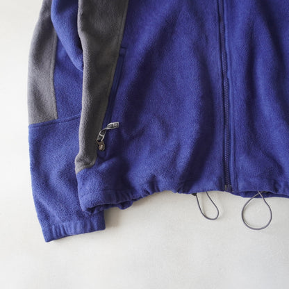 Thrifted - Polar COLUMBIA Azul-Gris / Talla XL , 62 ancho, 67 largo.