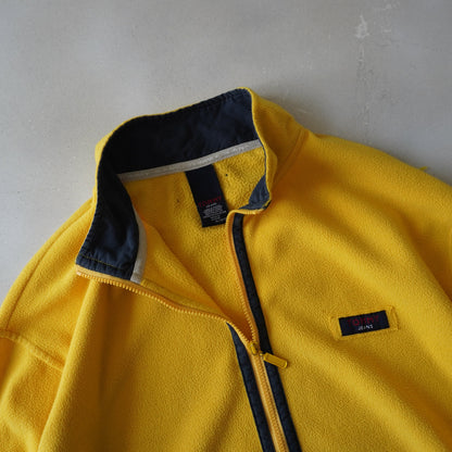 Thrifted - Polar TOMMY Jeans Amarillo / Talla XL, 68 ancho , 75 largo.