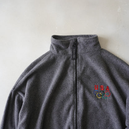 Thrifted - Polar OLYMPIC USA Gris / Talla L,  60 ancho,66 largo. 