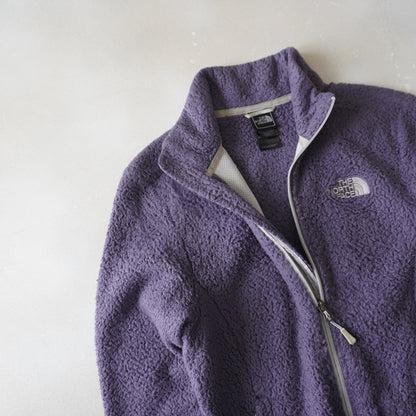 Thrifted - Polar THE NORTH FACE Furry Morado / Talla S Mujer, 46 ancho, 61 largo. 