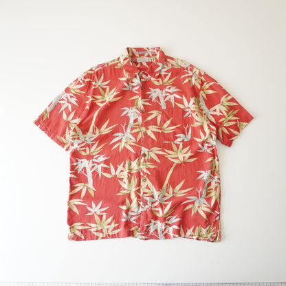 Thrifted -Camisa Roja RETREAT / Talla  XL  80 LARGO X 66 ANCHO.