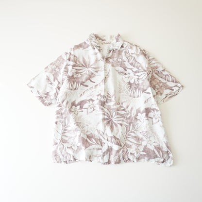 Thrifted - Camisa Caribbean Blanca con flores Gris / Talla M 69 LARGOx58 ANCHO