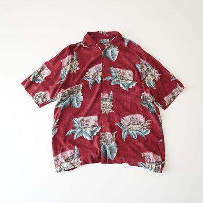 Thrifted - camisa burdeo pierre cardin flores verdes talla L 77 LARGO X  64 ANCHO.