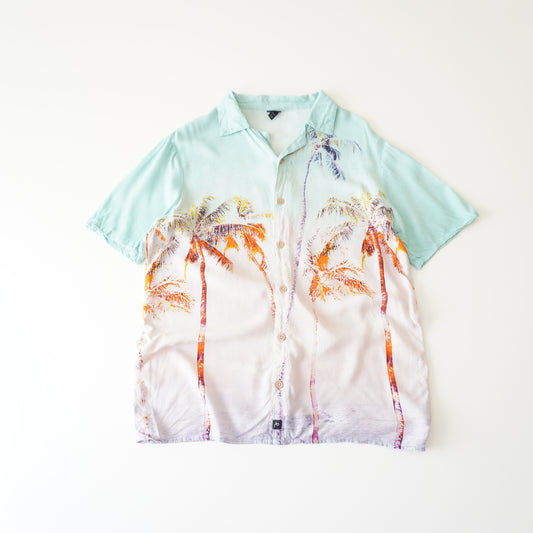 Thrifted -Camisa Verde Agua y palmeras / Talla XL Juvenil (16) 65 LARGO X 49 nhco