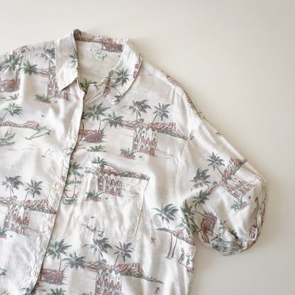 Thrifted -Camisa AERIE blanca con rosados / Talla L 73 ANCHOX 66 LARGO