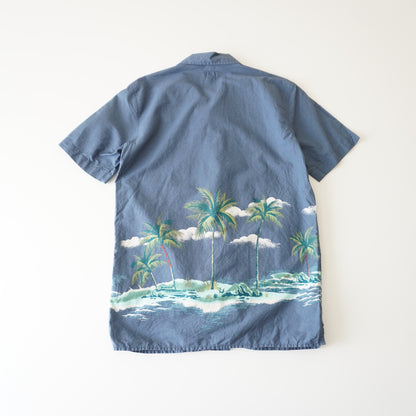 Thrifted - Camisa Azul palmeras y sol / Talla XL, 68 LARGO X 46 ANCHO