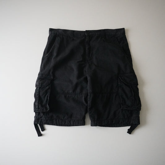 Thrifted - Short Cargo Negro Thrifted Talla 38 USA – Estilo Urbano Vintage