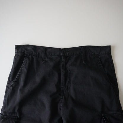 Thrifted - Short Cargo Negro Thrifted Talla 38 USA – Estilo Urbano Vintage