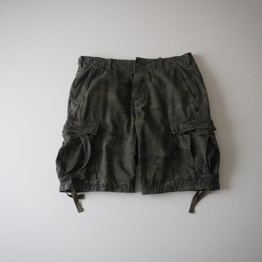 Thrifted - Short Cargo Militar Café Talla 42 USA | Cintura 54 cm | Largo 61 cm