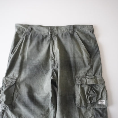 Thrifted - Short Cargo Verde Wrangler  Cintura 51 cm | Largo 59 cm