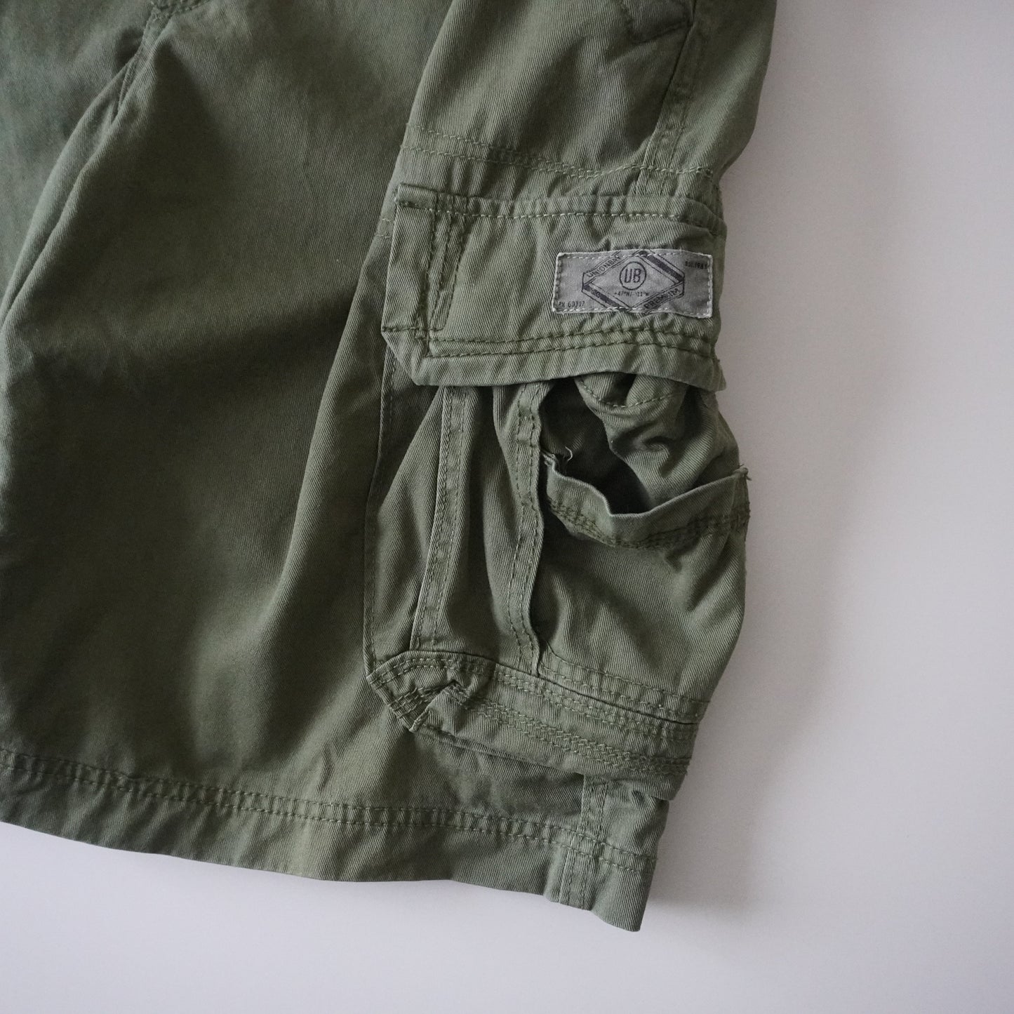 Thrifted – Short Cargo Verde Wrangler Thrifted – Cintura 51 cm | Largo 59 cm