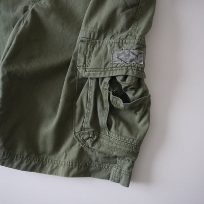 Thrifted – Short Cargo Verde Wrangler Thrifted – Cintura 51 cm | Largo 59 cm