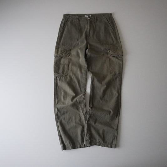 Thrifted – Pantalón Cargo Verde Only L32 | Cintura 41 cm | Largo 107 cm | Talón 22 cm