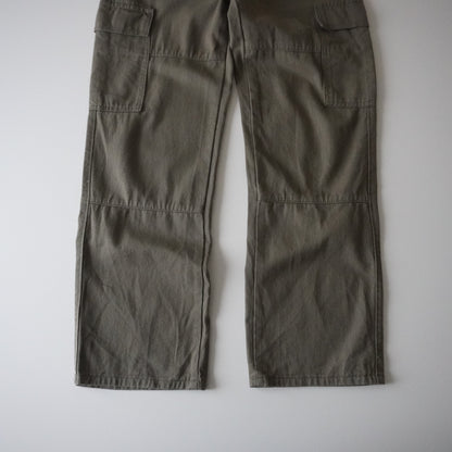 Thrifted – Pantalón Cargo Verde Talla 37 | Cintura 37 cm | Largo 102 cm | Talón 22 cm