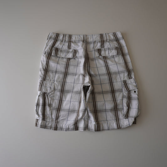 Thrifted – Short Cargo Blanco Fall Creek con Líneas Café y Azul Talla 32 USA | Cintura 45 cm | Largo 54 cm