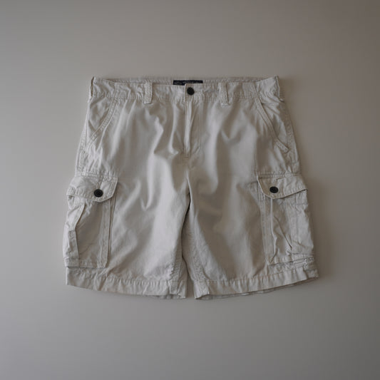 Thrifted – Short Cargo Crema American Eagle Talla 38 USA | Cintura 52 cm | Largo 53 cm