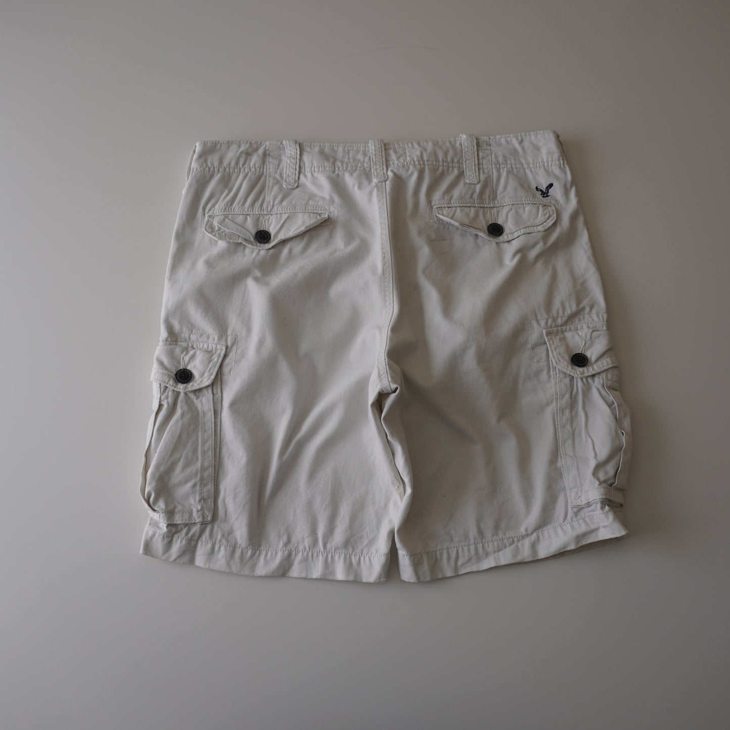 Thrifted – Short Cargo Crema American Eagle Talla 38 USA | Cintura 52 cm | Largo 53 cm