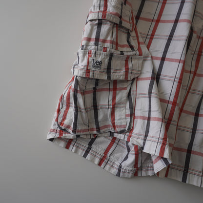 Thrifted – Short Cargo Blanco Lee Dungarees con Líneas Naranjas y Negras Talla 40 USA | Cintura 53 cm | Largo 58 cm