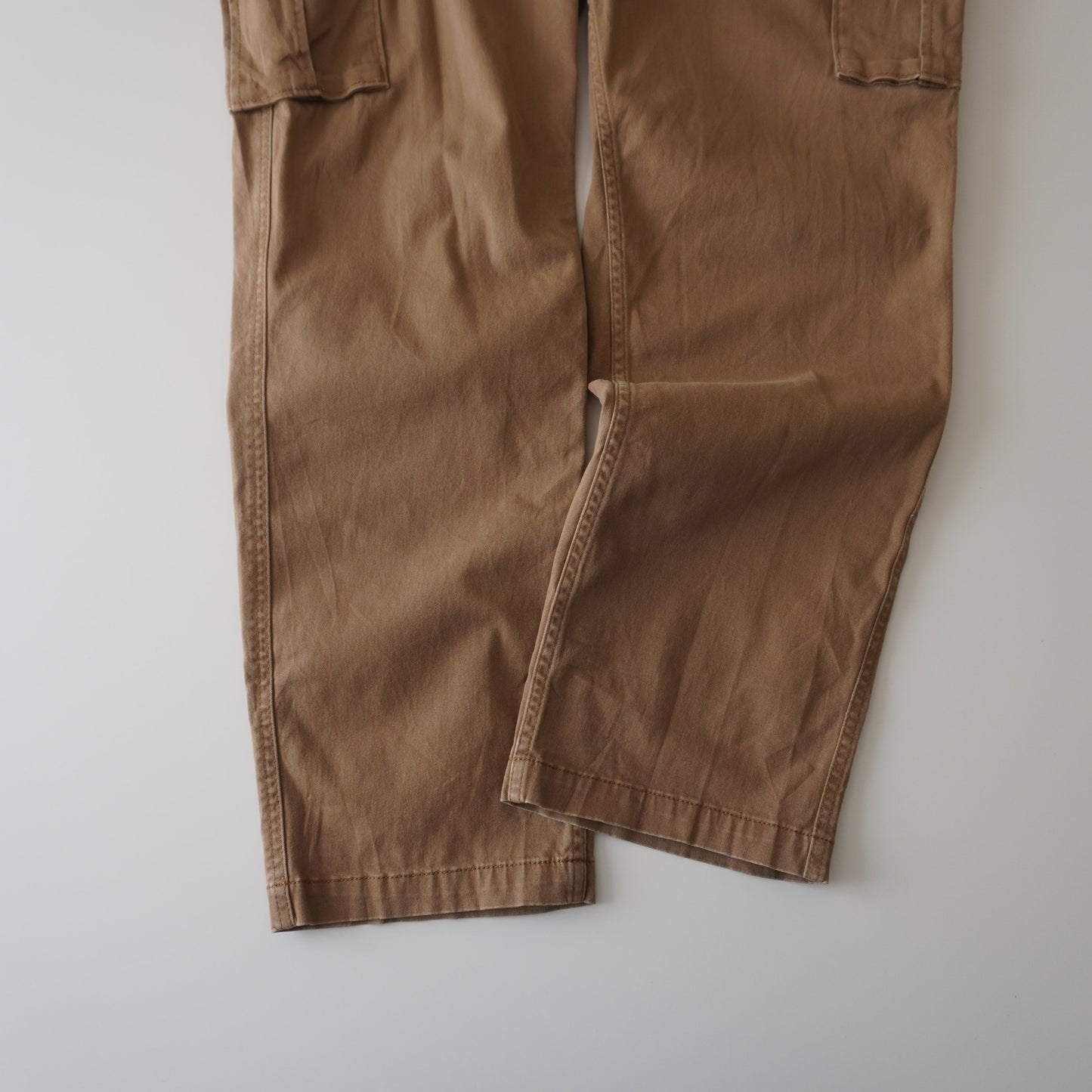 Thrifted – Pantalón Cargo Café Sonoma Flexwear Talla 40x30 USA | Cintura 52 cm | Largo 104 cm | Talón 30 cm
