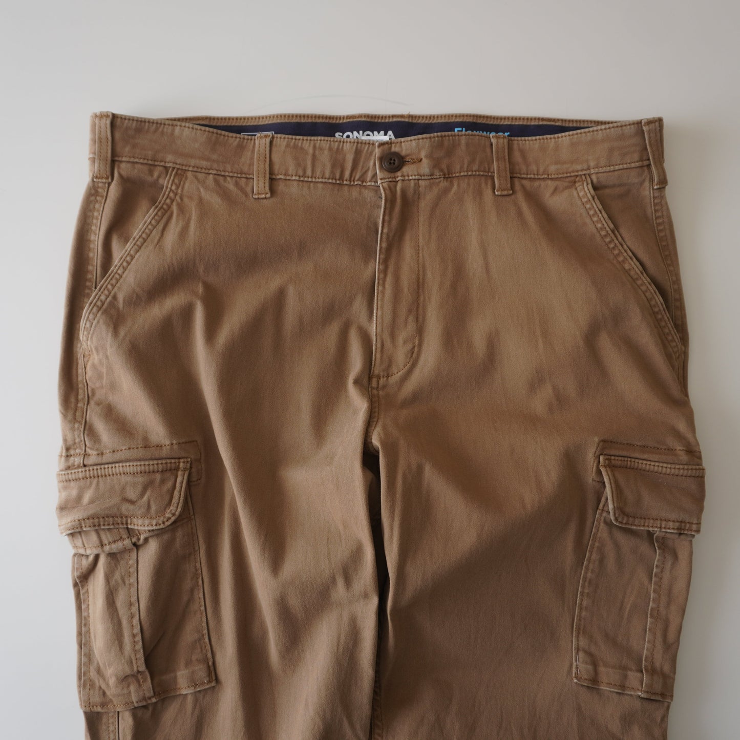 Thrifted – Pantalón Cargo Café Sonoma Flexwear Talla 40x30 USA | Cintura 52 cm | Largo 104 cm | Talón 30 cm