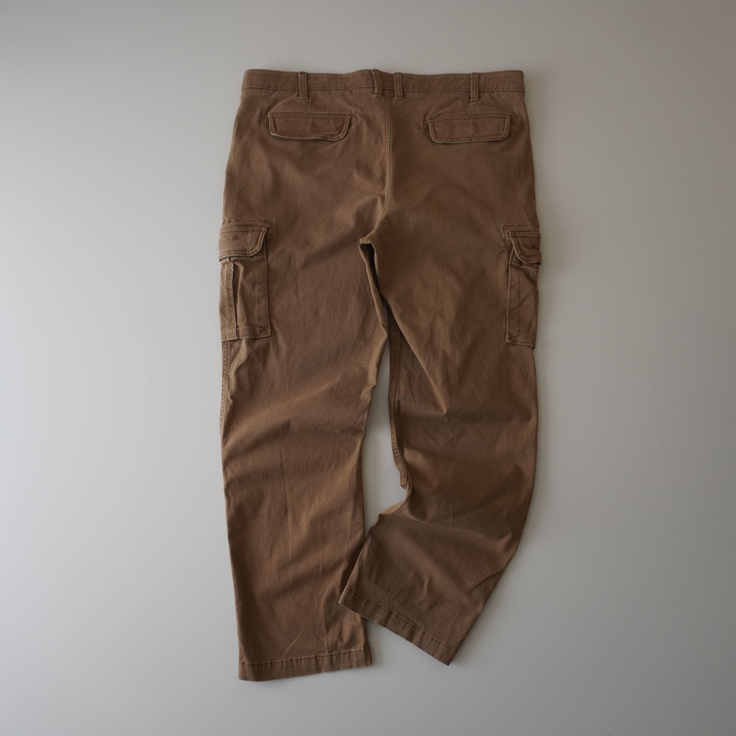 Thrifted – Pantalón Cargo Café Sonoma Flexwear Talla 40x30 USA | Cintura 52 cm | Largo 104 cm | Talón 30 cm